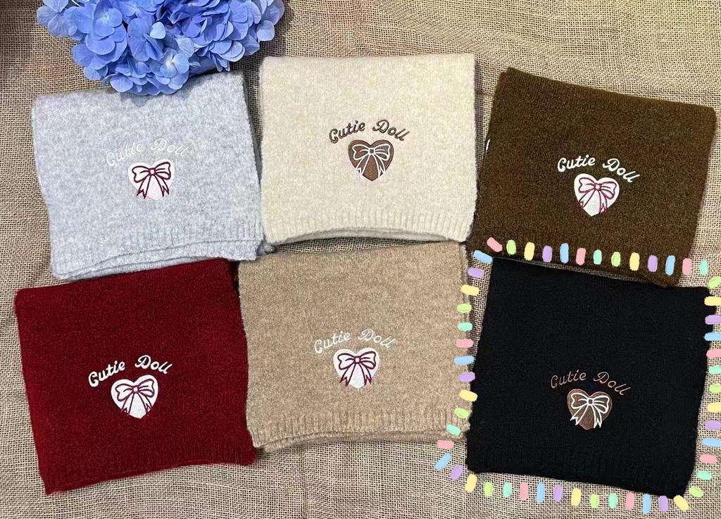 Love Bow Embroidered Scarf Women's Winter New Korean Versatile Warm Scarf Hand-knitted Student Couple