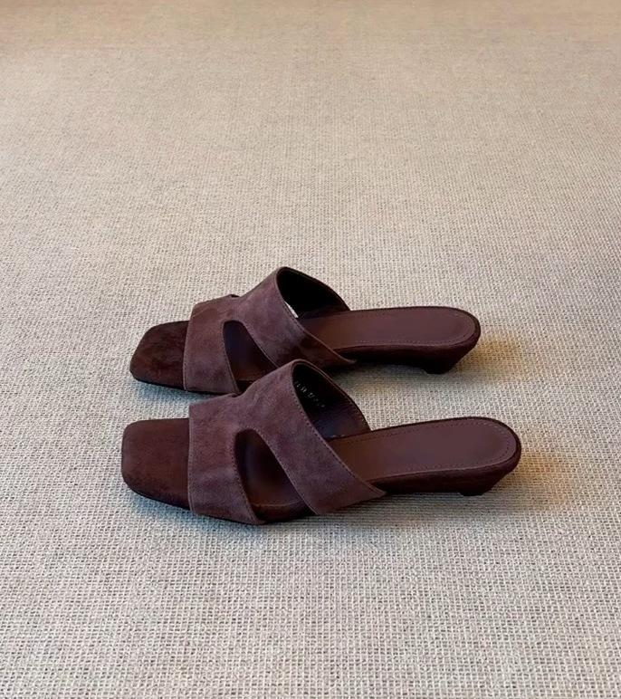 Sheepskin version~ Simple niche suede open-toed slippers for women's outer wear 2025 summer medium heel wedge cool slippers