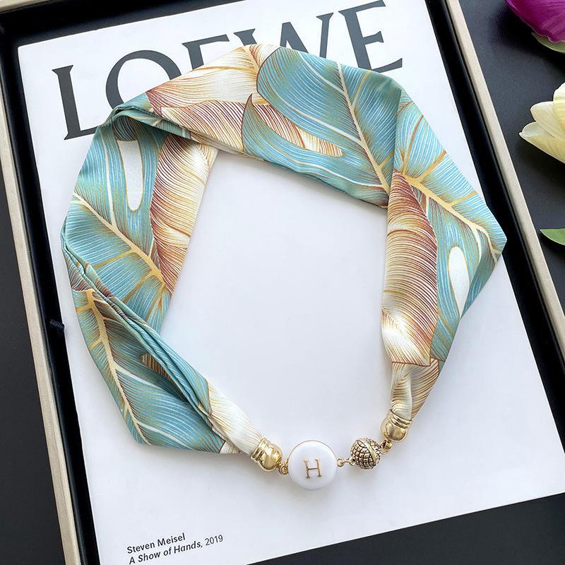 Lazy magnetic buckle silk scarf women's spring and autumn thin neck protection magnetic buckle silk scarf long small collar versatile pearl necklace