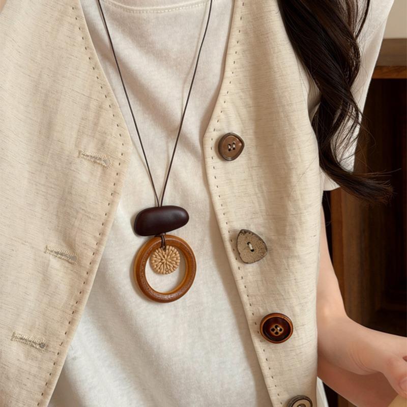 Retro new Chinese ethnic style woven long necklace women's high-end bohemian matching clothes old money accessories