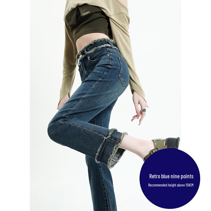 Damskie letnie dżinsy typu cigarette z prostą nogawką i wysokim stanem, w jasnym odcieniu