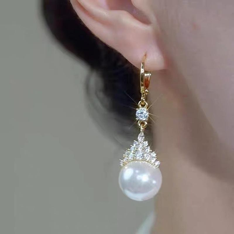 New Light Luxury High-end Queen Purple Pearl Ear Buckle Slightly Inlaid Exquisite Versatile Luxury Wedding Earrings Women