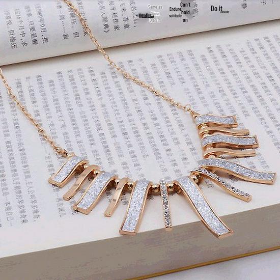 Women's Short Gothic Crystal Clavicle Necklace - Korean, European, and American Fashion