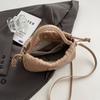 Retro bucket bag women's bag 2024 autumn new fashion indentation handbag versatile shoulder messenger bag