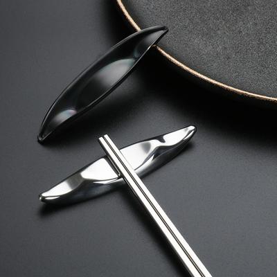 Yousheng Chopstick Rest Uchwyt na pałeczki ze stali nierdzewnej Gładkie krawędzie Stojak na łyżki i widelce do dekoracji stołu w kuchni domowej