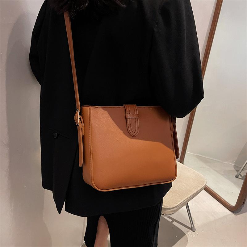 Versatile Women's Bags Autumn New Simple and Fashionable Women's Messenger Bags High-end Retro Bucket Bags