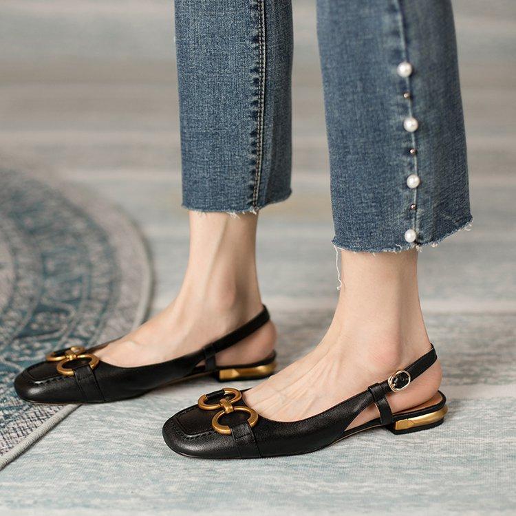 

French bag head sandals women s spring and summer 2024 new metal horse street buckle retro low-heeled women s shoes empty single shoes women 34 чёрный