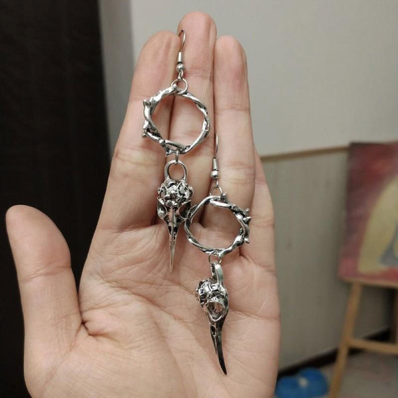European American Hollow Skull Crow Head Retro Alloy Earrings Accessories