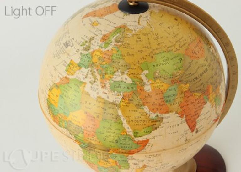 Antiker Globus mit Beleuchtung, perfekt für das Lernen von Kindern, mit administrativen Karten, 25 cm Durchmesser, von Orbys, hergestellt in Italien. Stilvolles Interieur