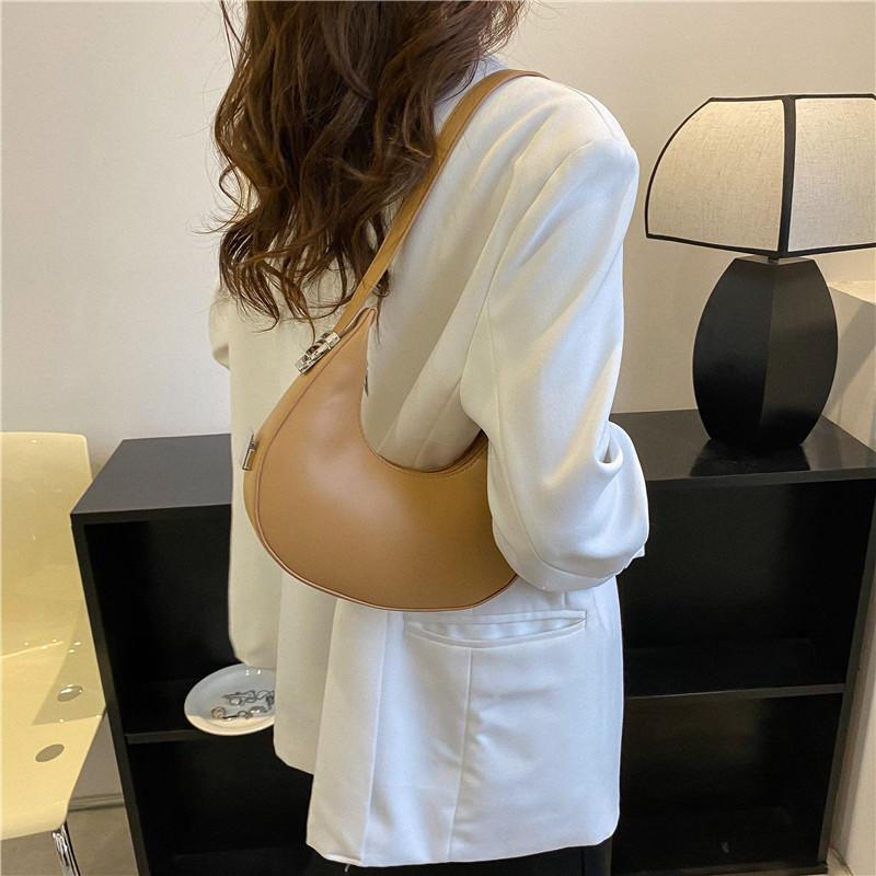 Trendy 2023 Summer Fashion Crescent Shoulder Bag For Women Casual Street Style