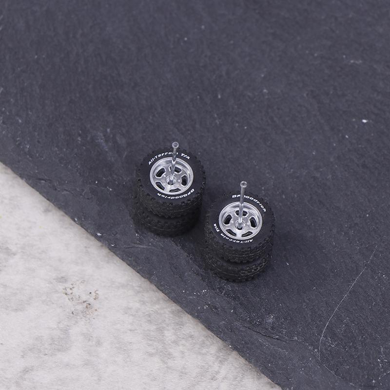 1 Pair Of 1/64 Off-Road Wheels 15Mm Dia Rubber Tires + Wheel 1:64 Model Car Suv Modified Parts For Remote Control Car