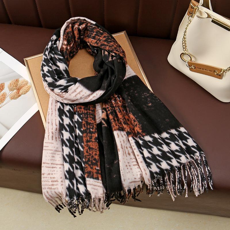 Autumn and winter new imitation cashmere long scarf retro geometric square scarf warm high-end fringed women's shawl