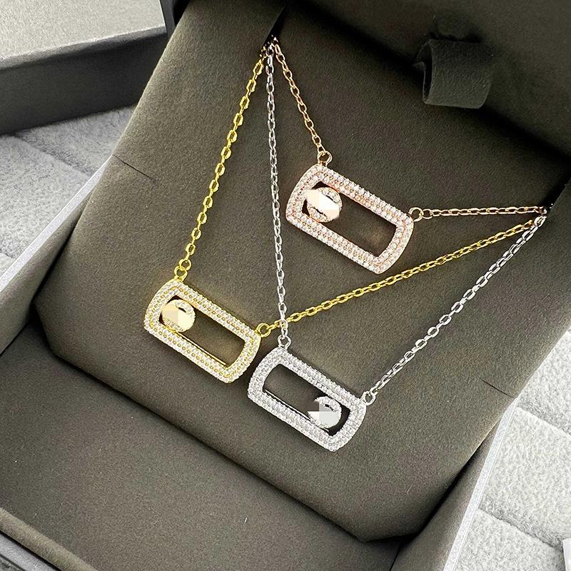 Elegant Women's Large Diamond Pendant Necklace: Light Luxury, Versatile, High-End Fashion.
