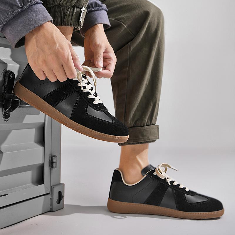 Men's Fashion Casual Shoes Unisex Sports Couple White Lightweight Sports Shoes Retro Comfortable Soft Sneakers Versatile Loafers