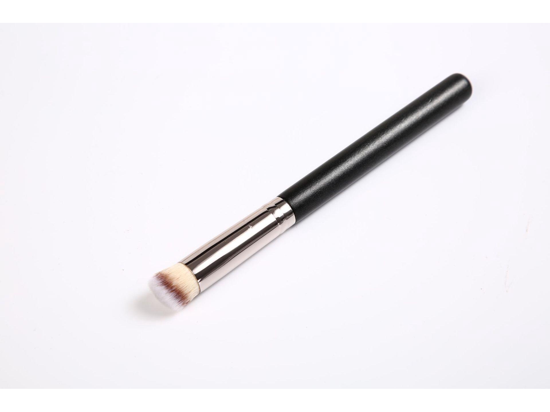 Cangzhou Soft Wool Blush Brush - Fine Pointed Makeup Brush with Animal Hair