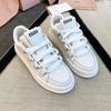 Chaussures blanches à plateforme Nouvelles chaussures à semelle compensée, sport et loisir cuir classique polyvalent à lacets chaussures pour femmes