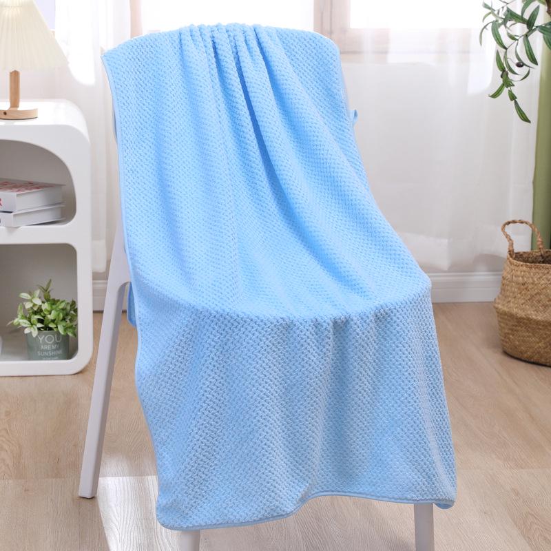 

Soft Absorbent Coral Fleece Bath Towel with Pineapple Grid & Embroidered Logo, Thickened, Non-Shedding Pure Polyester 70*140 cm