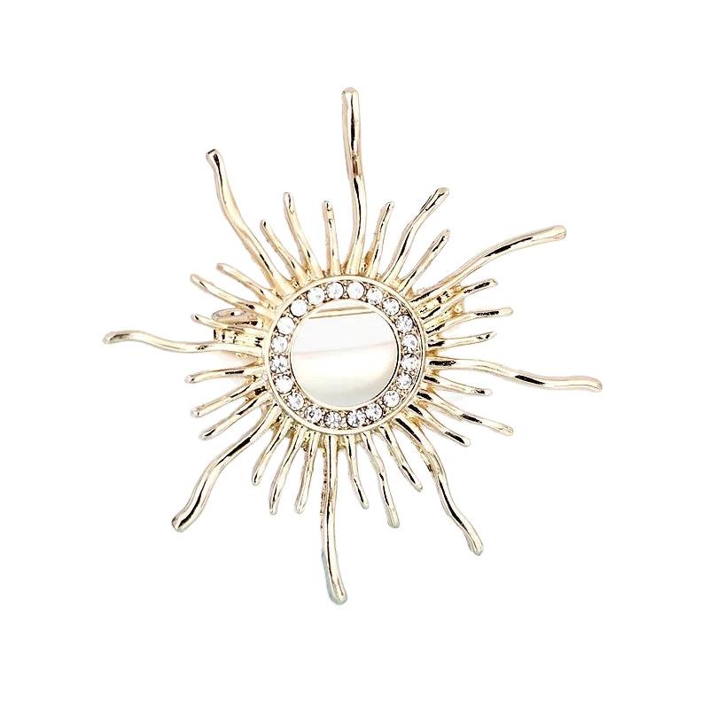Retro Sun God Brooch, New Mysterious Brooch, Female High-end Temperament Fixed Clothing Brooch