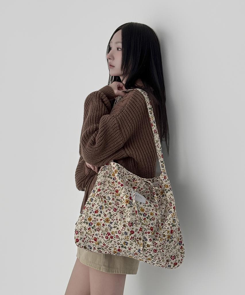 Atil Studio All-Season Oxford Graphic Shoulder Bag _ [Honey Floral]