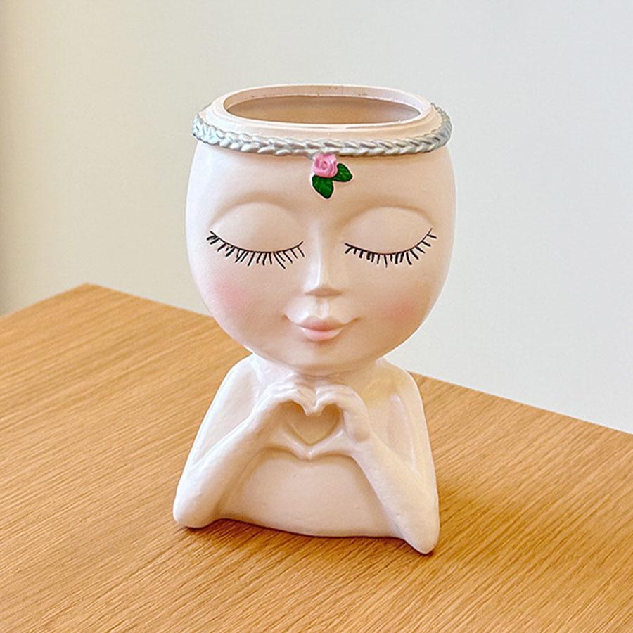 

Simple and caring little girl pen holder, student living room, office desk, books, desktop, high-end storage decoration, ornamen белый