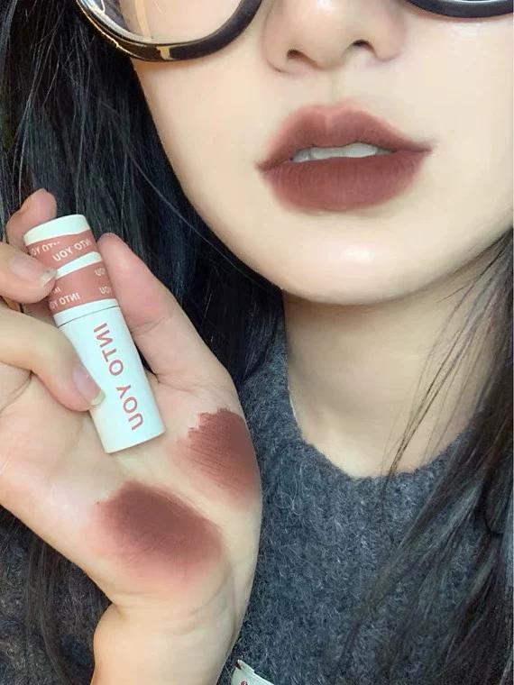 into You Protagonist Matte Finish Em18 Lip Mud