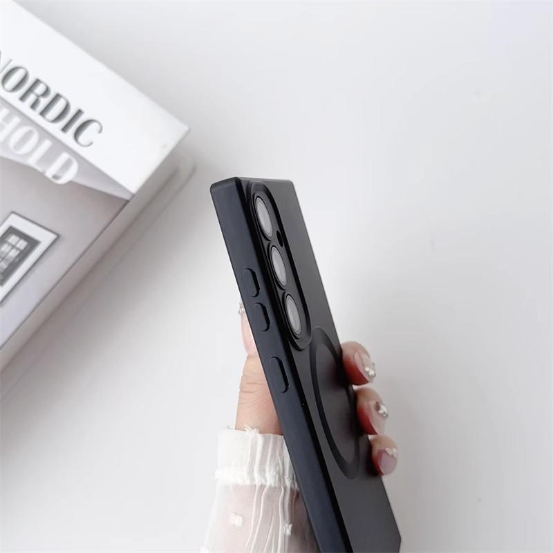 Suitable for Samsung S24 Ultra Mobile Phone Case Anti Fall S23 Silicone Skin Feeling S22plus Magnetic Suction Full Pack Protective Case 21