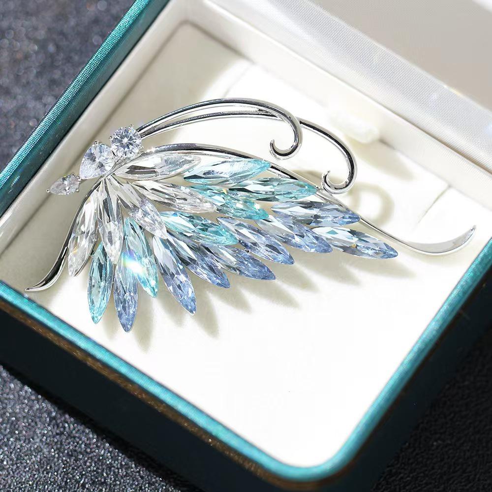 Exquisite Butterfly Rhinestone Brooch - Versatile 3D Floral Alloy Accessory for Women