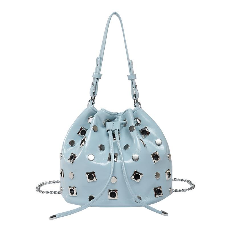 Bag 2025 New Niche Design Rivet Bag Foreign Style Hot Girl Portable Bucket Bag Female Messenger High Sense