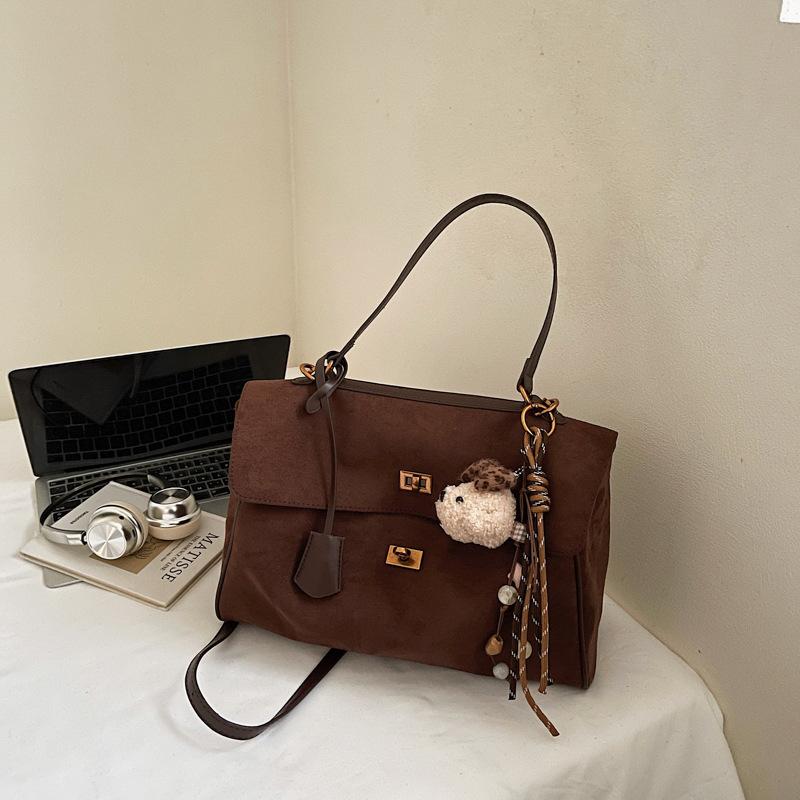 Premium Commuter Retro Matte Messenger Bag 2025 Autumn and Winter New Women's Shoulder Underarm Bag Portable Tote Bag