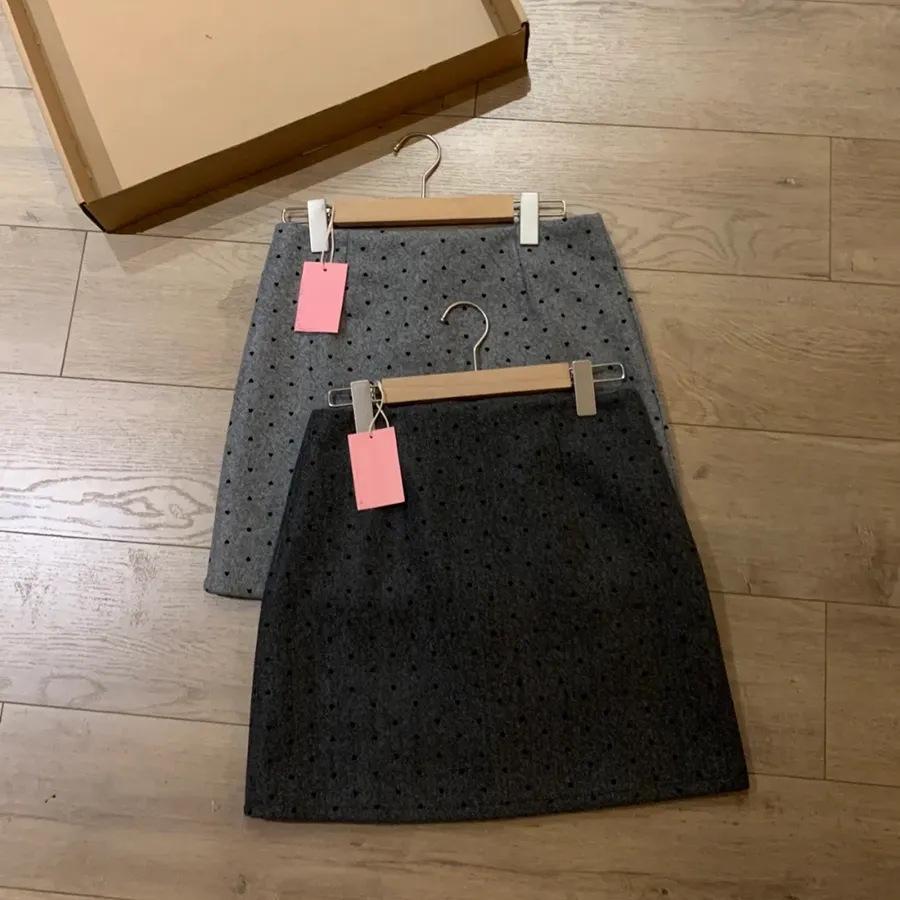 French Retro Grey Polka Dot Wool A-line Skirt - Women’s Autumn/Winter High Waist Hip-hugging Short Skirt
