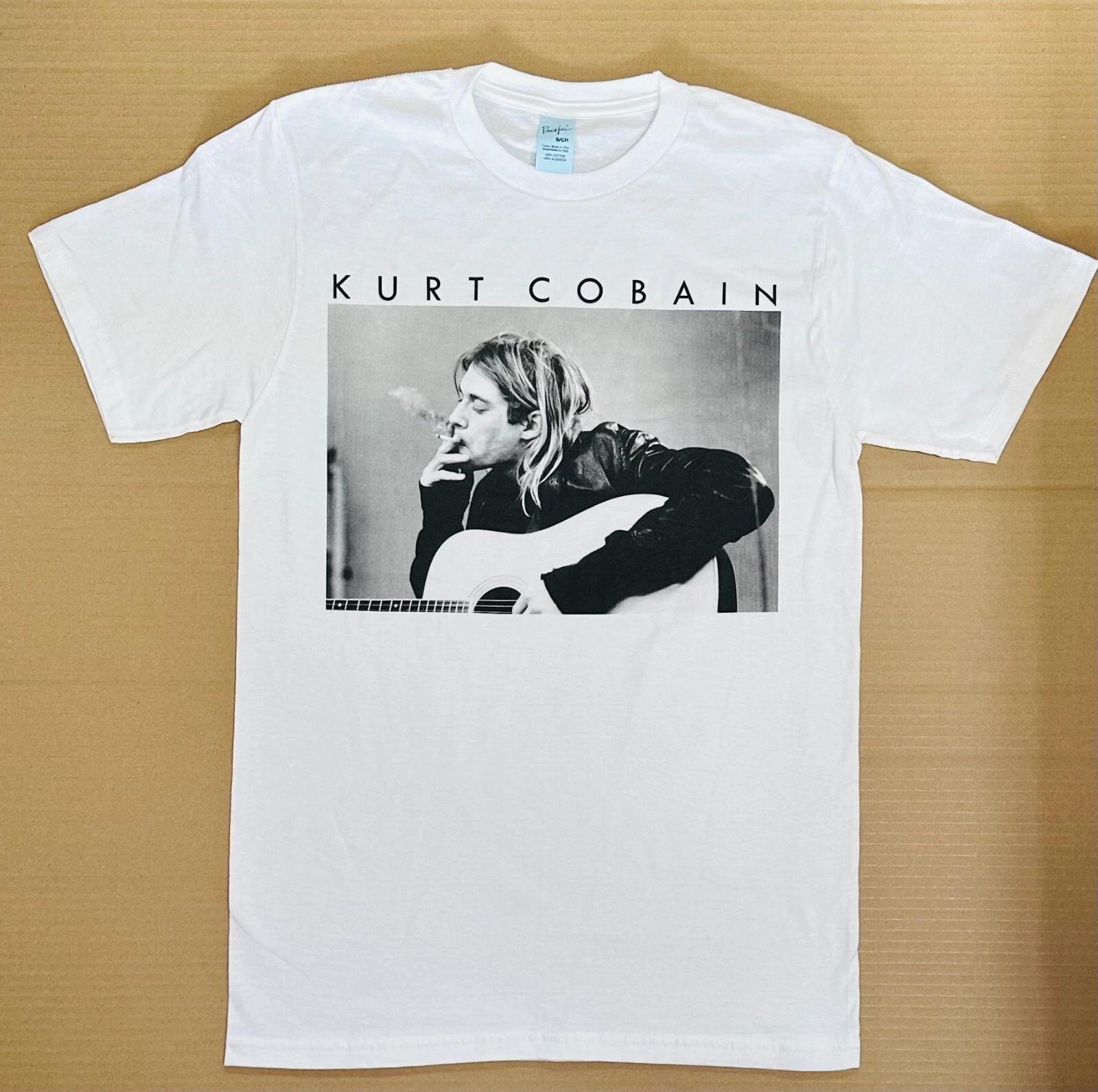 Kurt Cobain Playing guitar graphic T-shirt 3XL