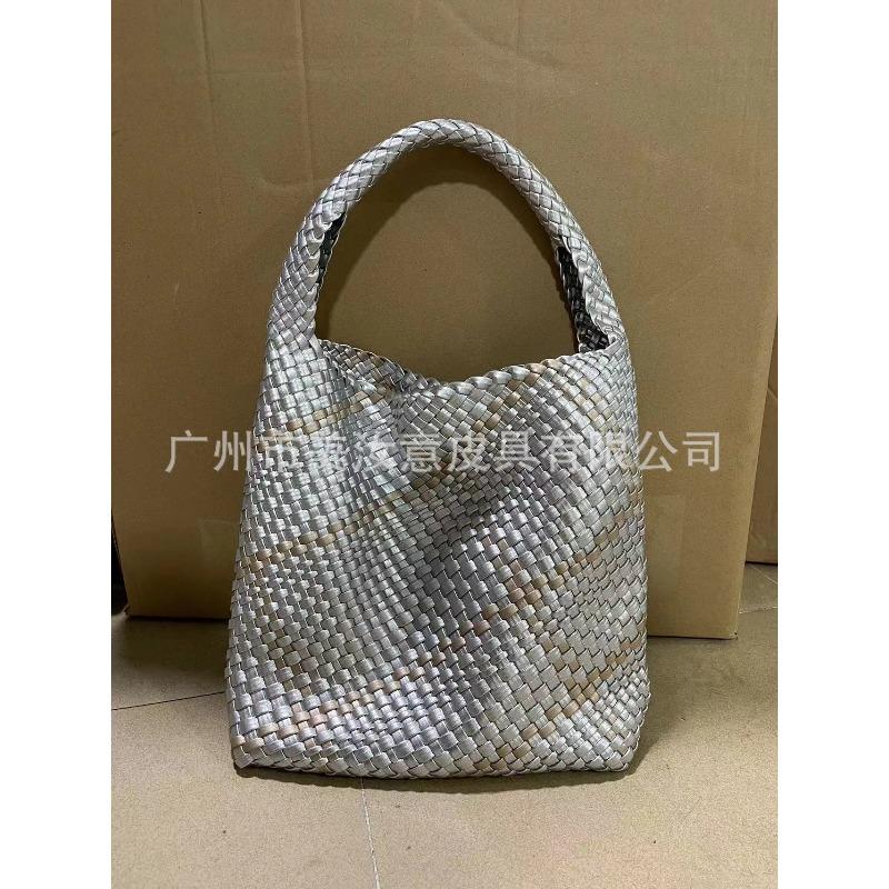 Soft Leather Woven Shoulder Large Bag Large Capacity Child and Mother Bucket Bag Lazy Wind Tote Bag Shopping Travel Handbag