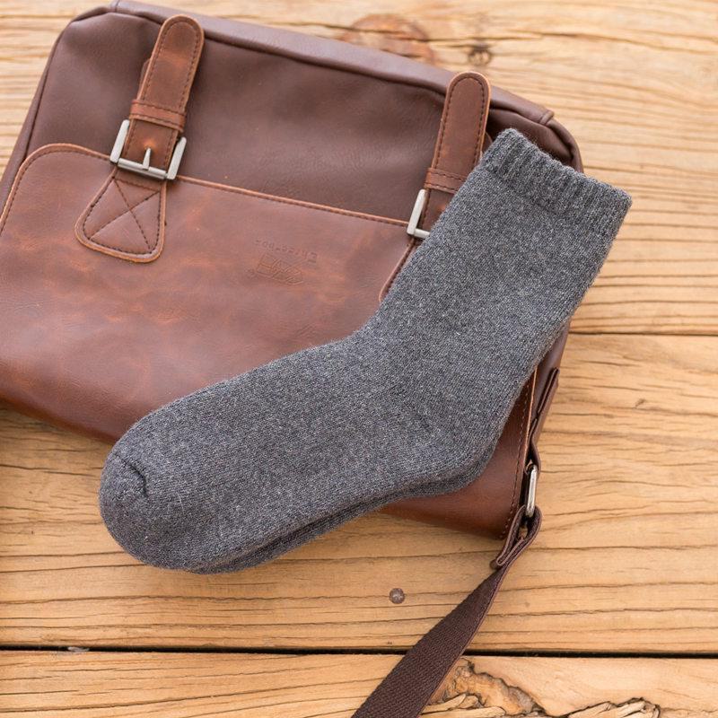 Unisex Thick Wool Terry Socks: Large Size, Warm, Mid-Tube, Solid Colors, Plus Velvet for Autumn and Winter