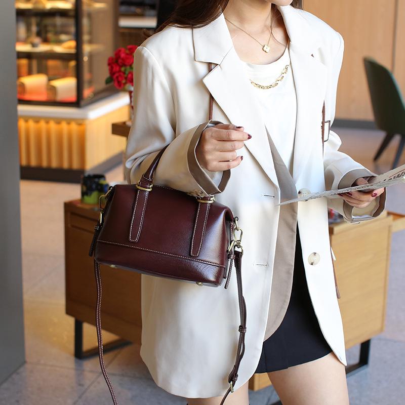 Retro Handheld Bowling Umhängetasche für Damen - Winter 2024 Trendige Multifunktionale Pendlertasche