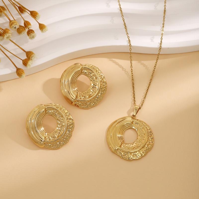European and American Exquisite Irregular Luxury Creative Polygonal Geometric Leaf Texture Flower Love Earrings Necklace Set