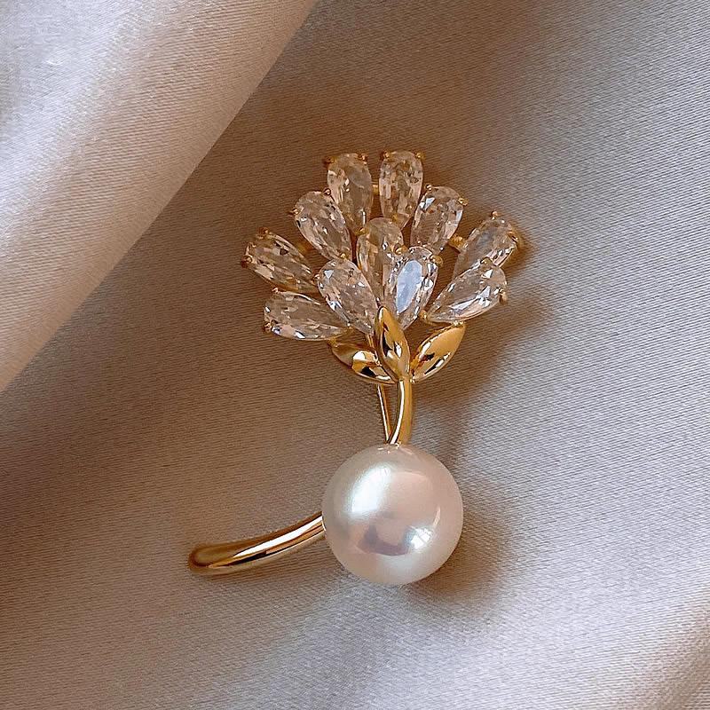 Chic Butterfly Brooch for Women - High-End Fashion Corsage