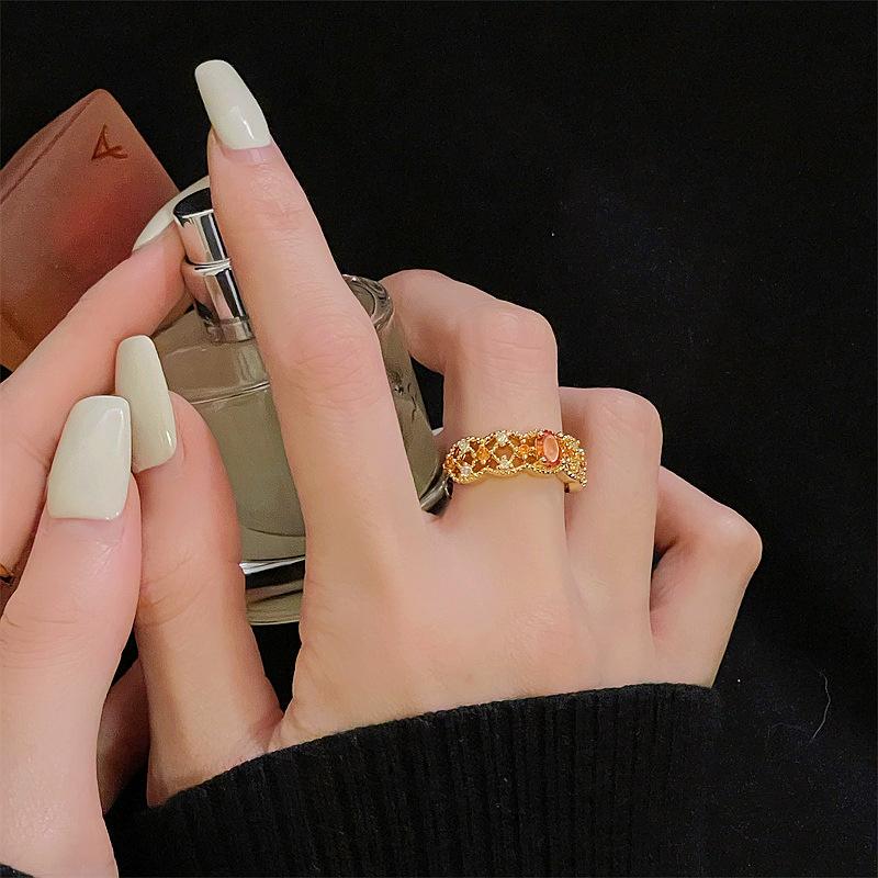 Niche Gold Medieval Brushed Retro Vintage Ring Women'S Zircon Light Luxury Exquisite Temperament Personalized Accessories
