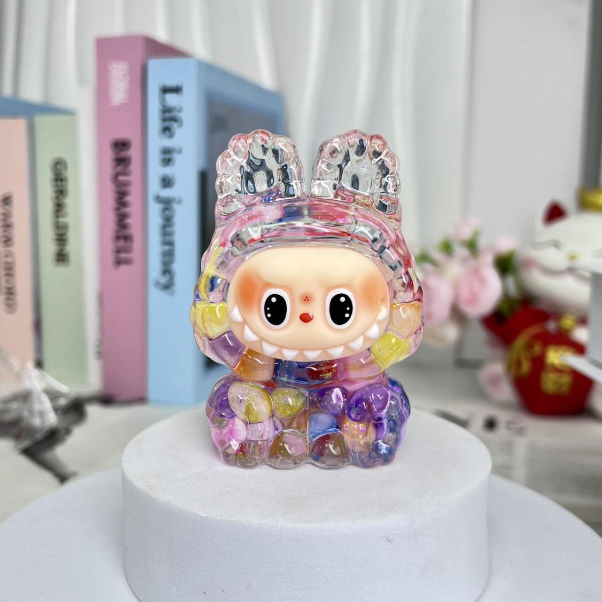 

Масляный Лабубу с текучим песком, Креативная фигурка Лабу, Настольное украшение, Декоративная игрушка в подарок 8.5*6cm