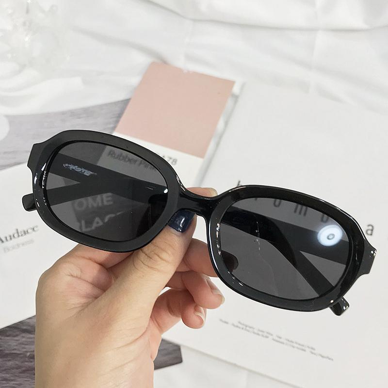 Lightweight Comfortable Durable High Quality Retro Designer Style Travel Friendly Oval Shaped Women Sun Glasses