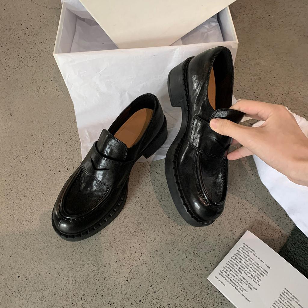 Leather platform loafers women's 2025 autumn new black round head thick heel single shoes retro British style small leather shoes