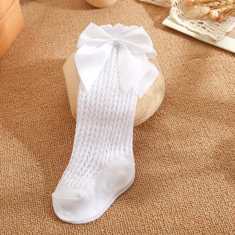 

1 пара детских галстуков-бабочек, однотонный сетчатый галстук-бабочка, гольфы средней длины, детские носки, подходят для всех четырех сезонов белый