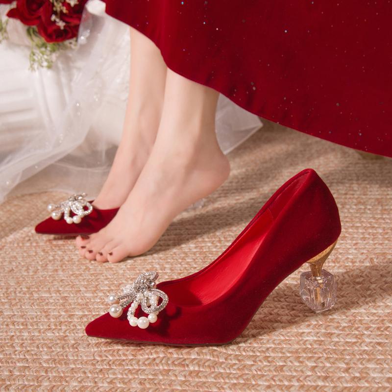 Fashion Wedding shoes bride shoes women new pearl thick heel shallow mouth pointed Xiuhe main wedding dress not tired foot single shoes
