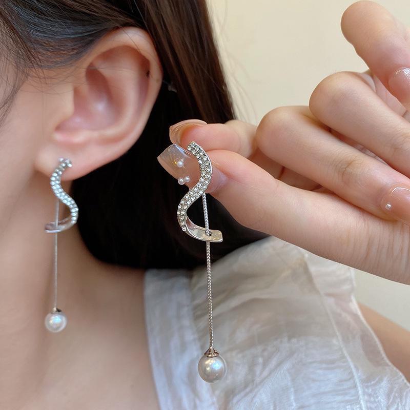 Korean Elegant Full-Diamond Arc Tassel Earrings for Women - Luxurious, Shiny, High-End Pearl Design