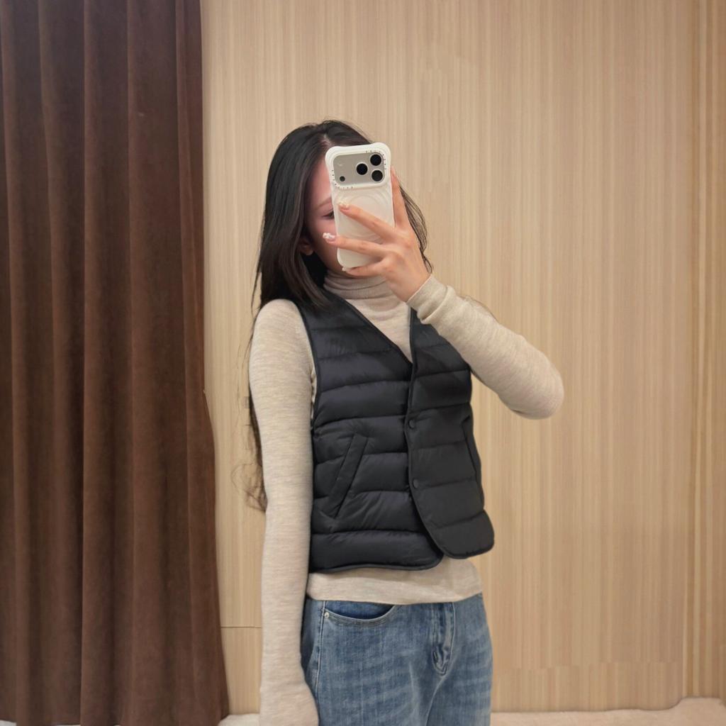 White goose down~ Popular slim-fitting and thin short down vest women's V-neck light and thin stacked down vest liner