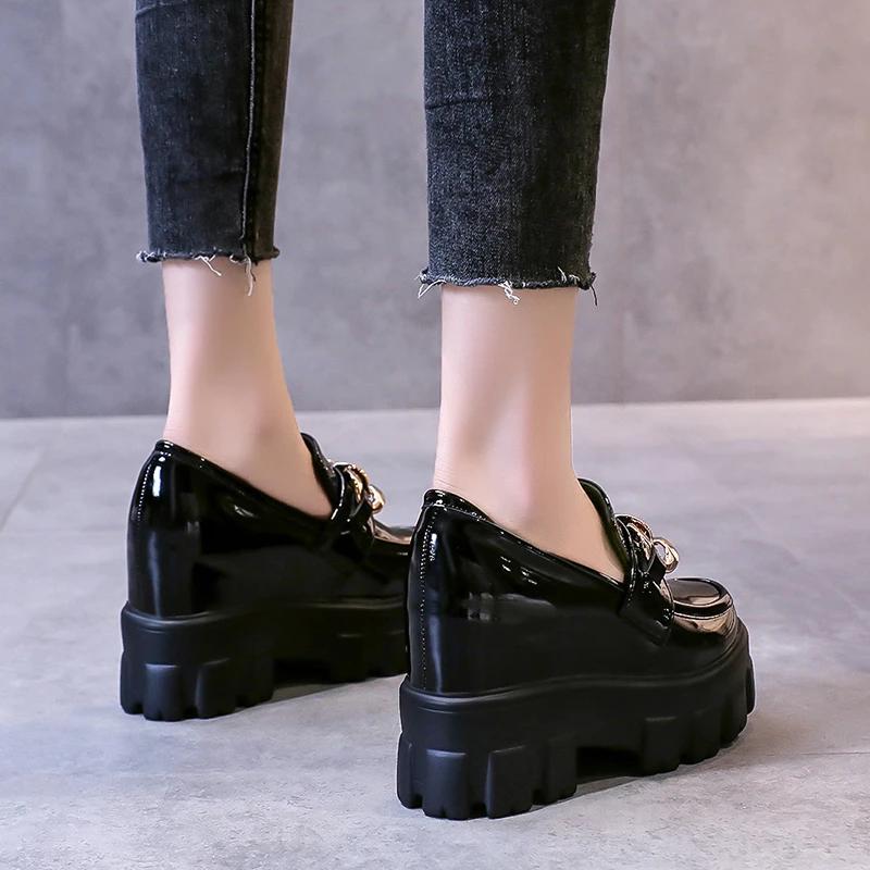 Fashion Spring Autumn Women Patent Leather Chunky Sneakers Breathable Chain High Heels British Style Platform Casual Shoes Woman 10cm