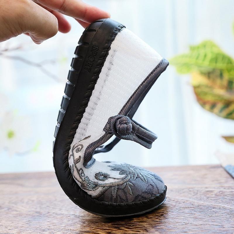 Old Beijing Cloth Shoes Mom's Mesh Shoes Summer Breathable Ancient Style Embroidered Mesh Shoes