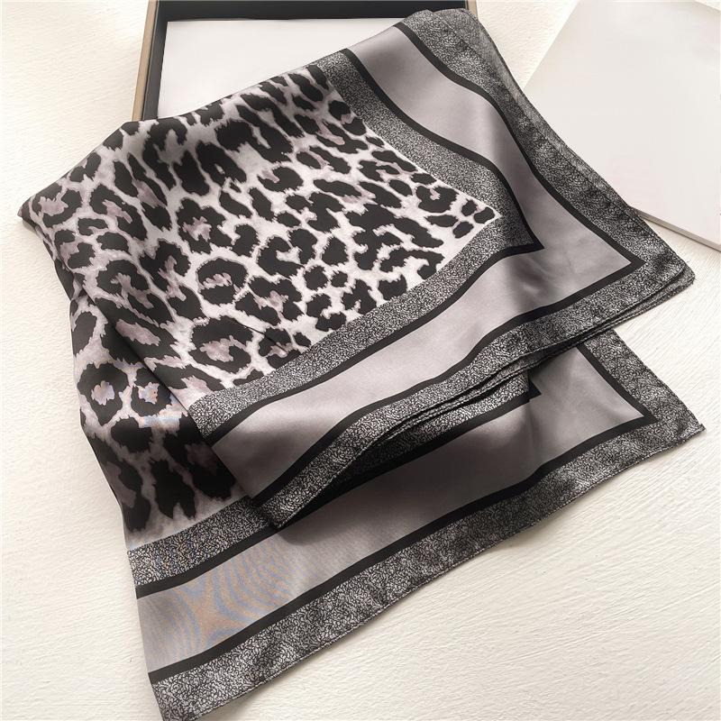 1Pcs 70Cm Leopard Print Silk Scarf For Women Imitation Silk Light Luxury Versatile Headwear Bag Decoration Clothing Square Scarf