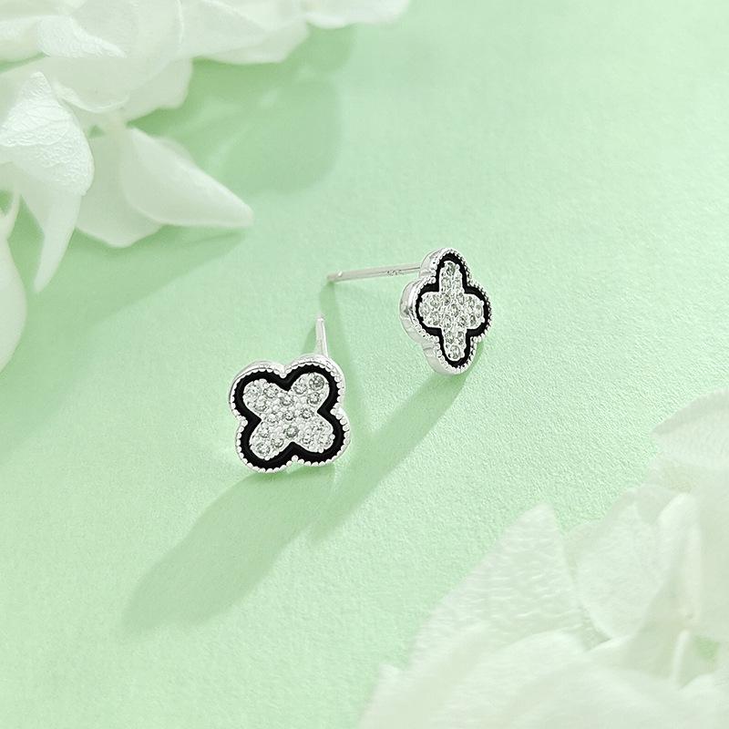925 Sterling Silver Four-Leaf Clover Stud Earrings - Elegant, Simple, and Luxurious Design for Women.