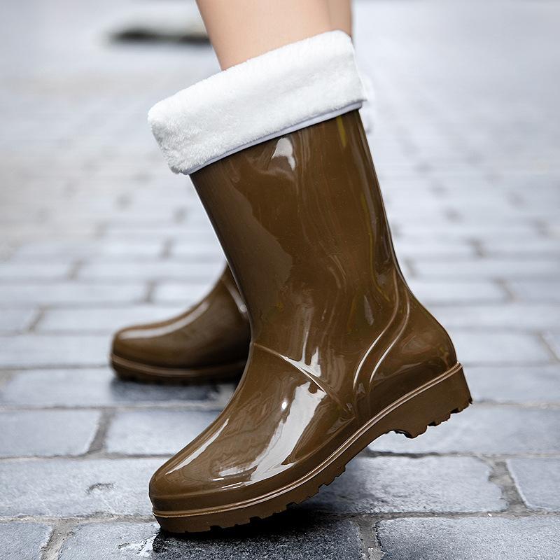 Medium tube four-season rain shoes women's warm special plastic shoes medium top non-slip water boots kitchen velvet rain boots work rubber shoes