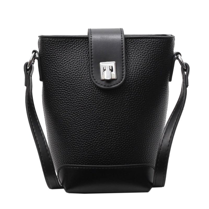 2025 Spring and Summer New Fashion Foreign Messenger Bag Beautiful Simple Bucket Bag Women's Korean Version Niche Casual Shoulder Bag